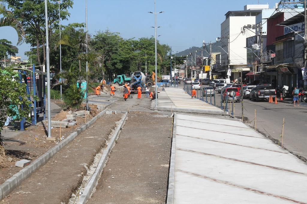 Obras de estacionamento no Jardim Alcântara estão transformando o bairro