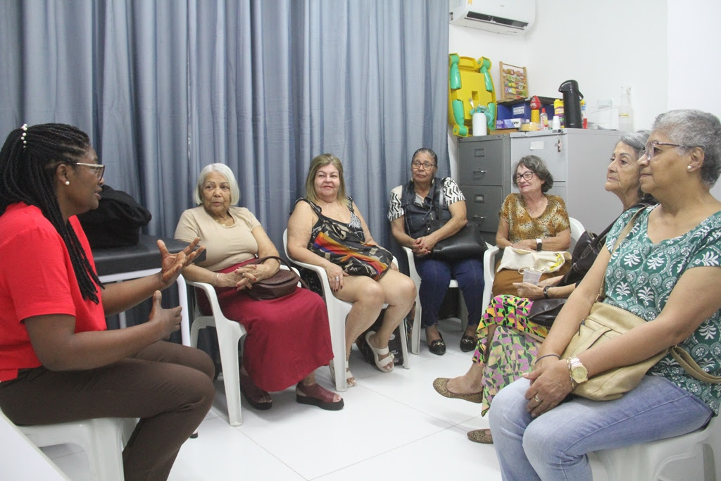 Funasg realiza roda de conversa terapêutica com servidores idosos