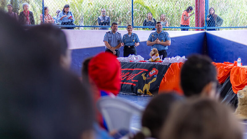 Maricá forma 500 alunos no Proerd em cerimônia com parceria da Polícia Militar