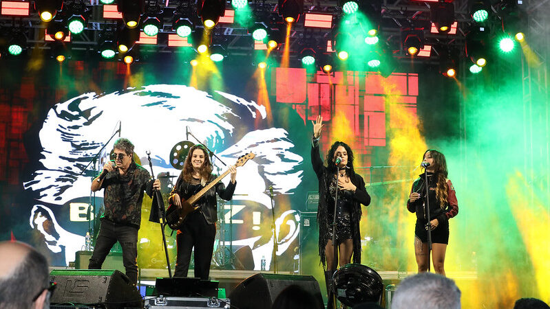 Lenda do rock nacional, Blitz faz show eletrizante no 2º Festival de Blues, Rock e Jazz de Maricá