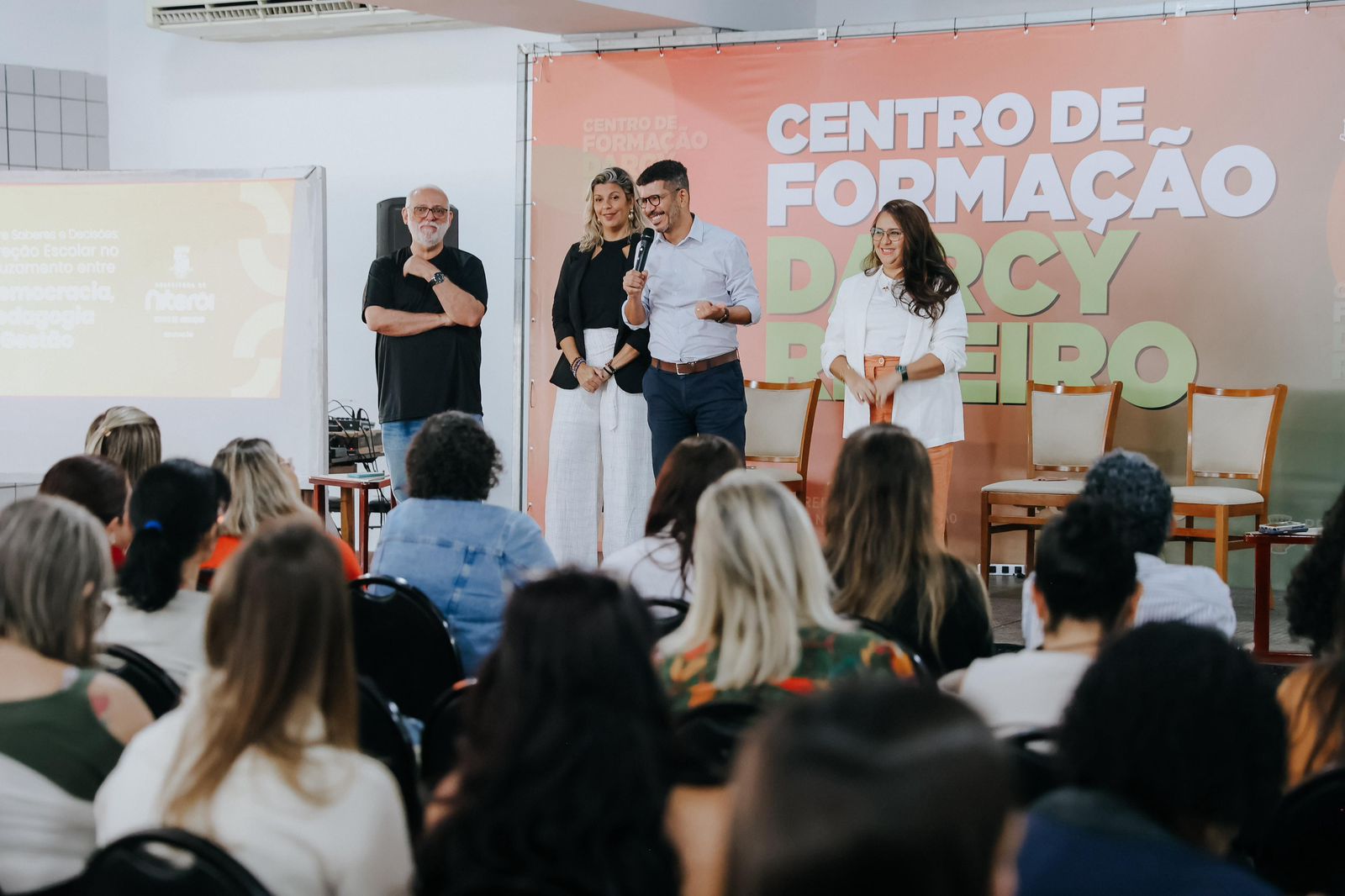 Em Niterói, novo ciclo de gestão na Rede Municipal tem início marcado por formação de diretoras e diretores 