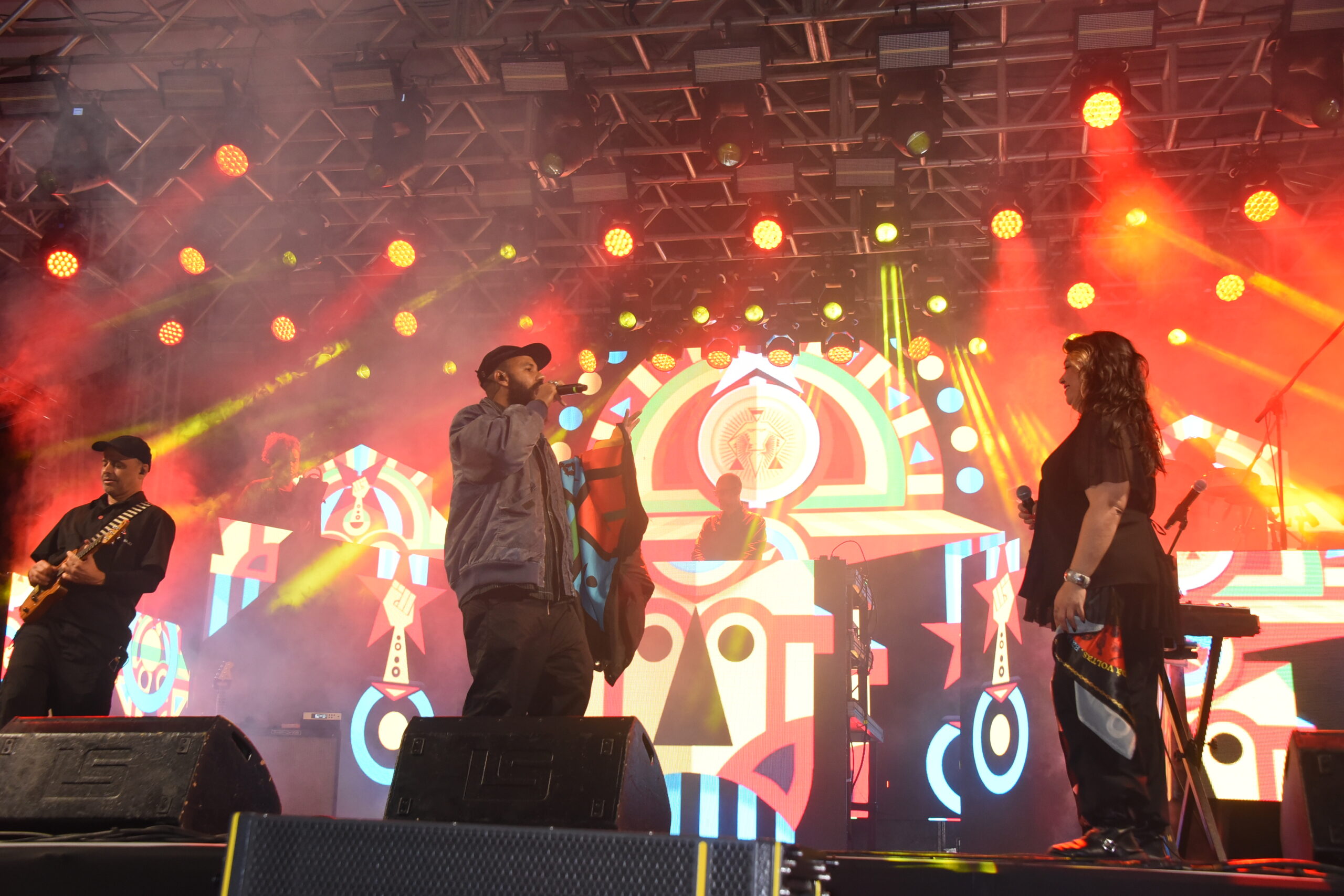 BaianaSystem leva público ao delírio no 2º Festival de Blues, Jazz e Rock de Maricá