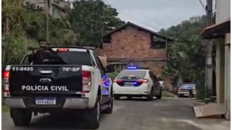 Polícia Civil encontra mais de 130 celulares roubados em casa de receptador