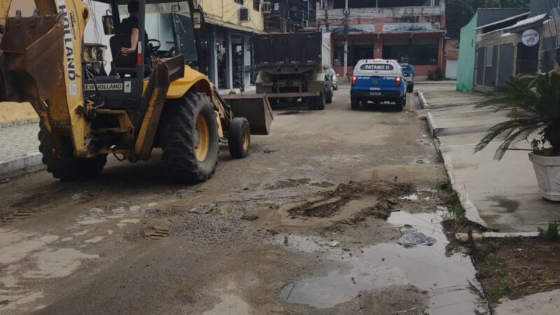 Polícia Militar remove quatro toneladas de barricadas no bairro Boa Vista, em São Gonçalo