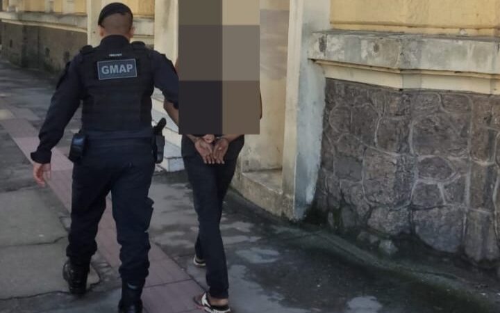 Mulher usa sinais não verbais para alertar Guarda Municipal de Maricá sobre violência praticada pelo companheiro