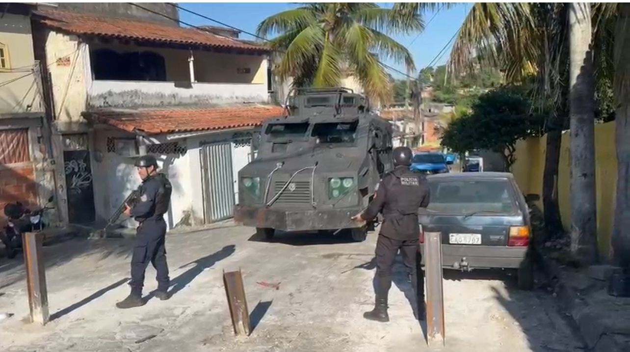 12º BPM intensifica ofensiva e avança para tirar Niterói das mãos do tráfico: não ficará uma só barricada!