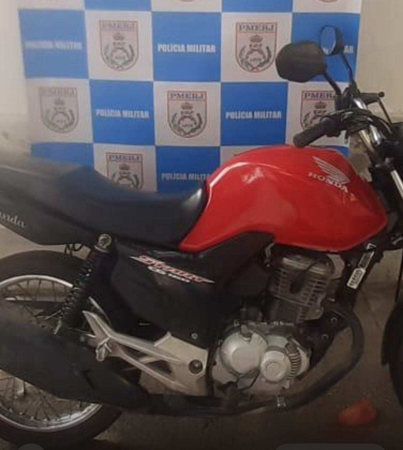 Foragido por pensão é preso com moto clonada em Niterói