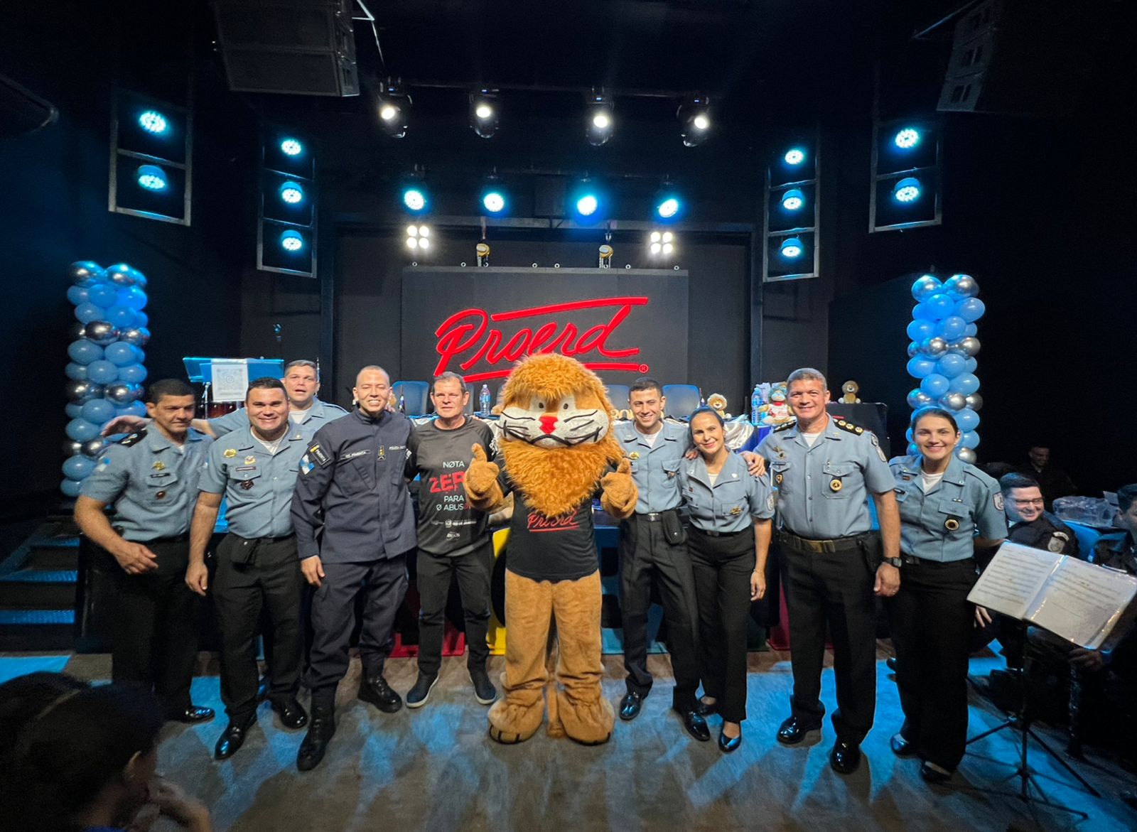 Cerca de 300 crianças participaram da formatura do PROERD 2025 em Niterói