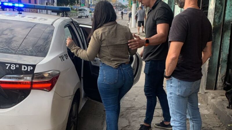 Polícia  Civil Prende  Mulher Que  Aplicava  Golpe Do “CARTÃO ARARIBOIA” Em Idoso De Niterói