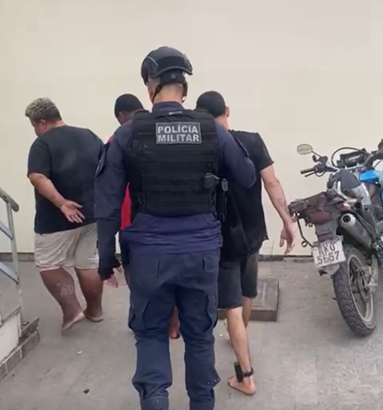 Polícia Militar prende “GORDÃO” liderança do tráfico em Visconde, Manilha