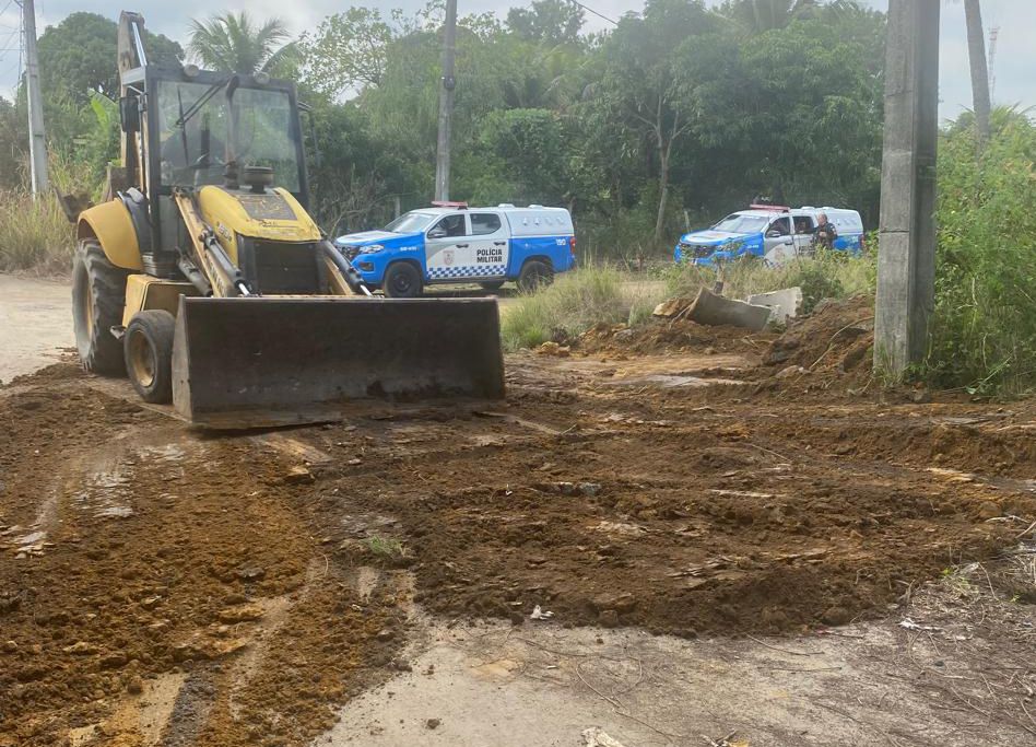 Polícia Militar remove 16 toneladas de barricadas em Guaxindiba, São Gonçalo