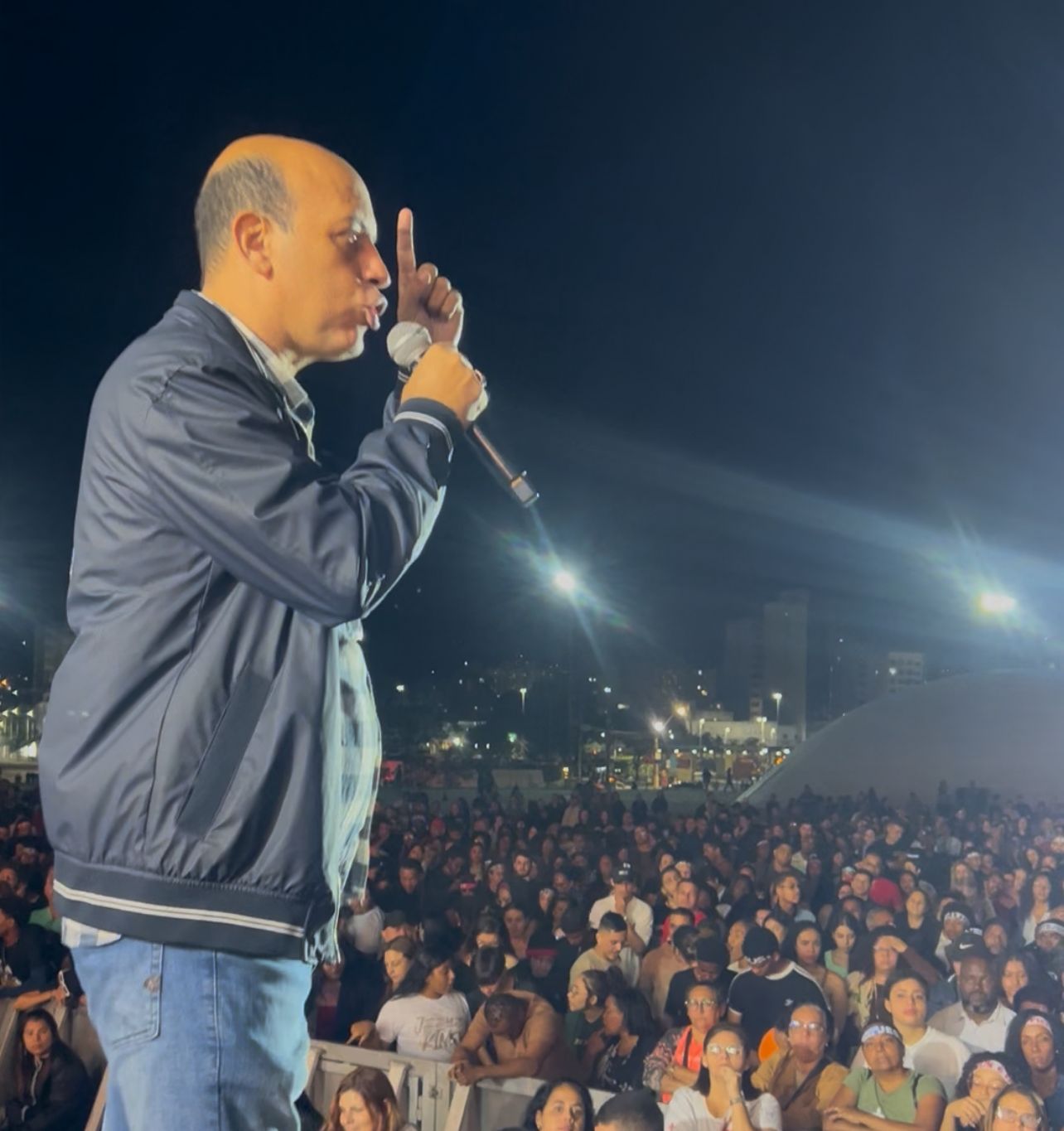 EXCLUSIVO: Pastor Alexandre anuncia: “Pela primeira vez, a cidade de Niterói começará o ano aos pés do Senhor!”