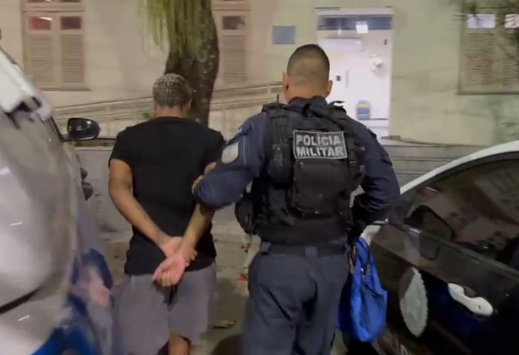 Ação do 12º BPM no Cantagalo resulta em apreensão de drogas e equipamento de comunicação