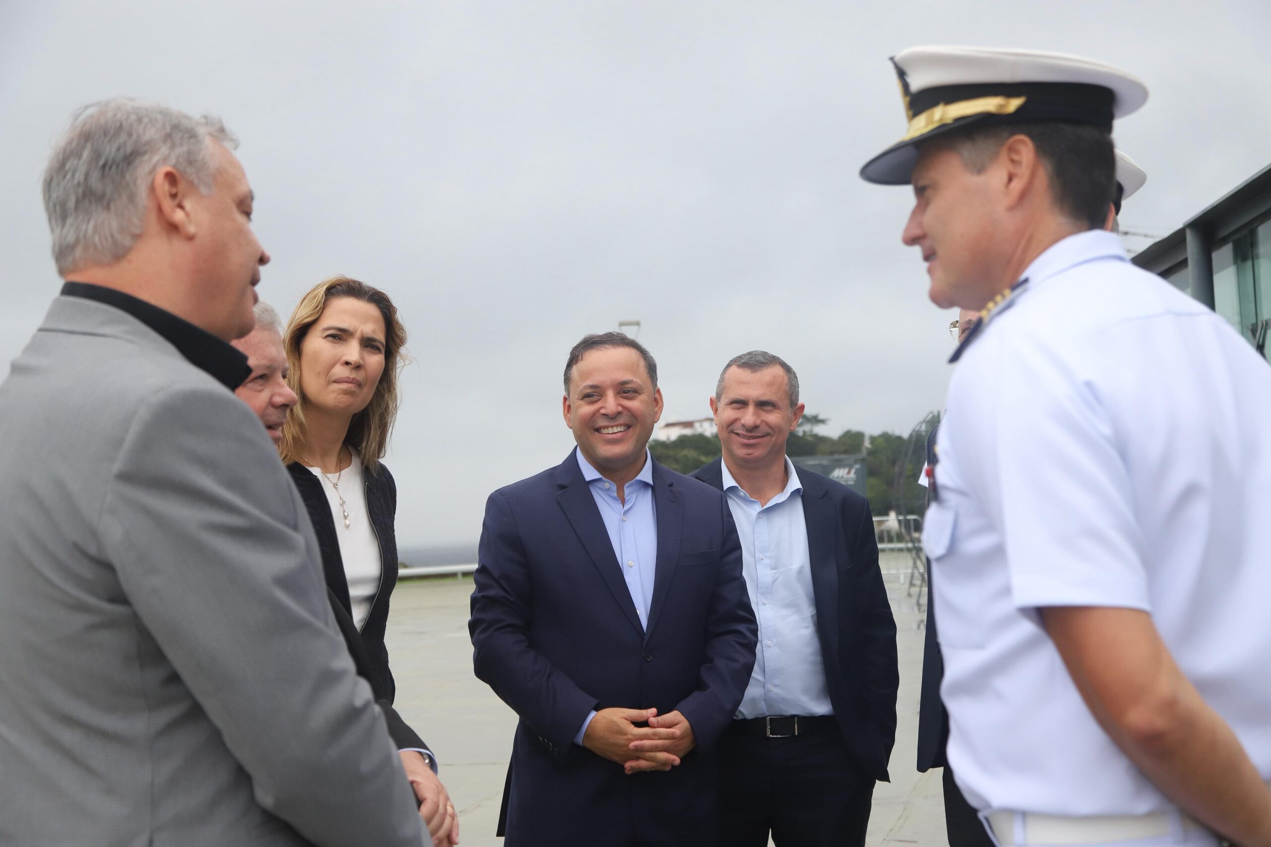Prefeitura de Niterói e Marinha do Brasil firmam acordo de cooperação técnica para reforçar segurança na orla da cidade