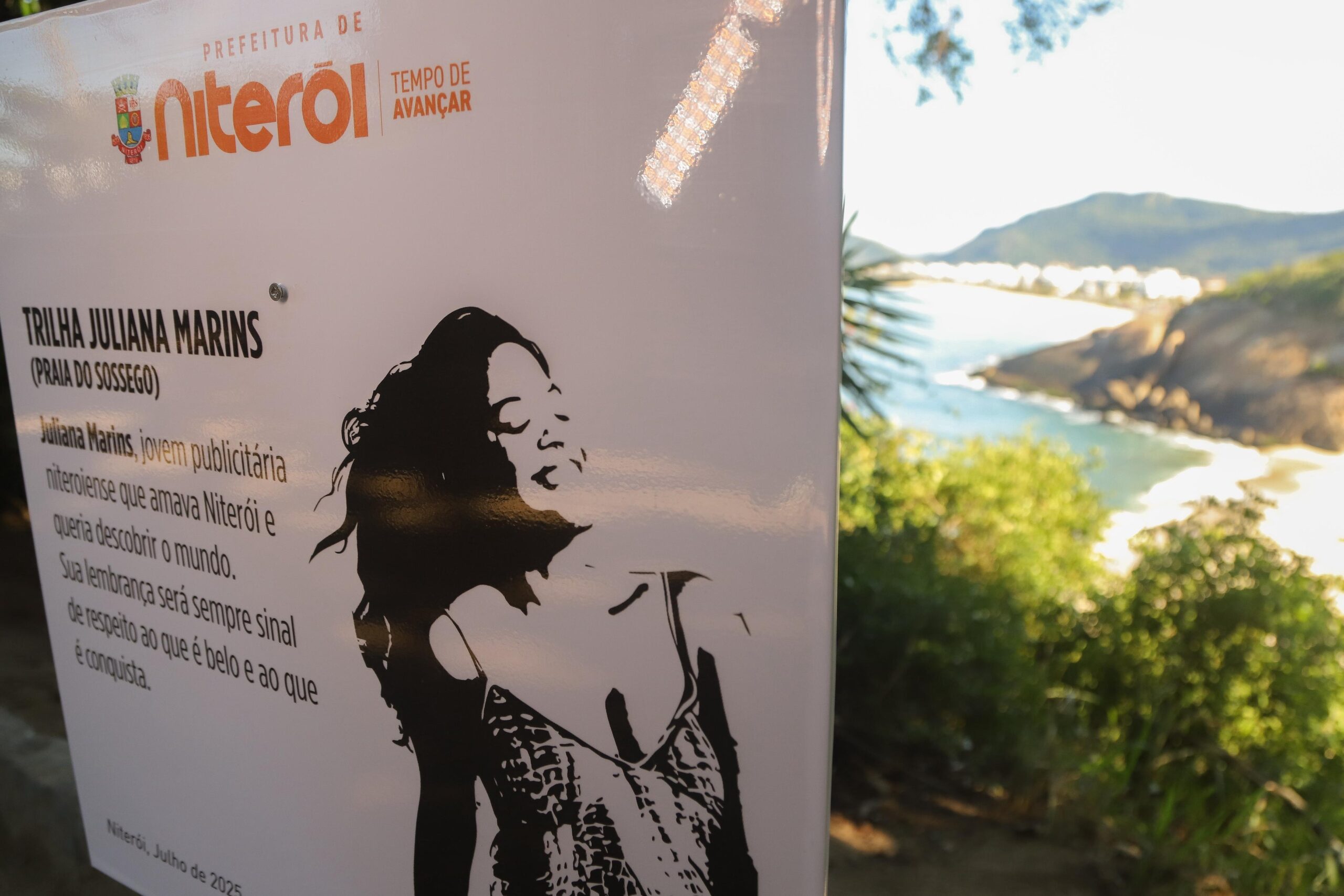 Prefeitura de Niterói inaugura placa em homenagem a Juliana Marins