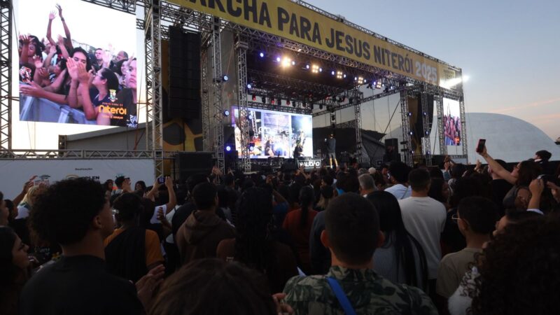 Marcha para Jesus reúne cerca de 15 mil pessoas em Niterói