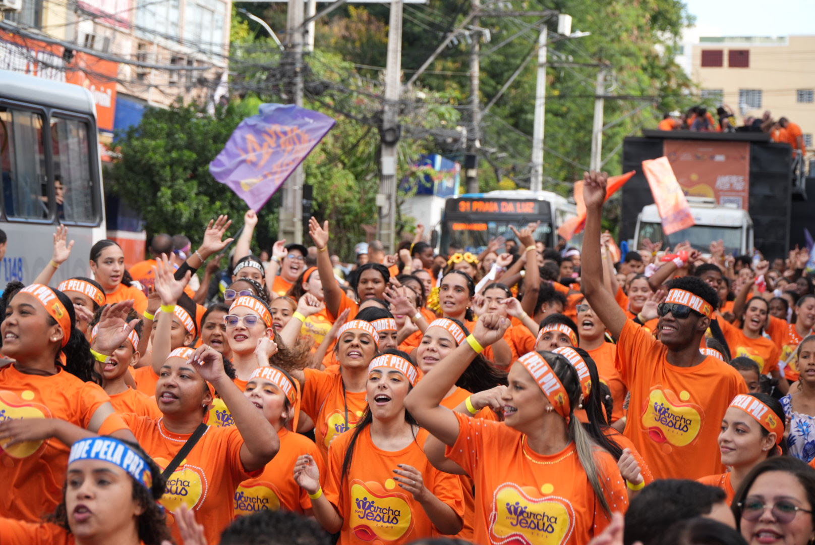 Marcha para Jesus 2025 atrai milhares de gonçalenses