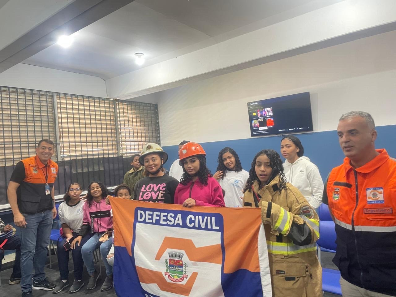 Defesa Civil ensina sobre percepção de risco em escola no Jóquei 