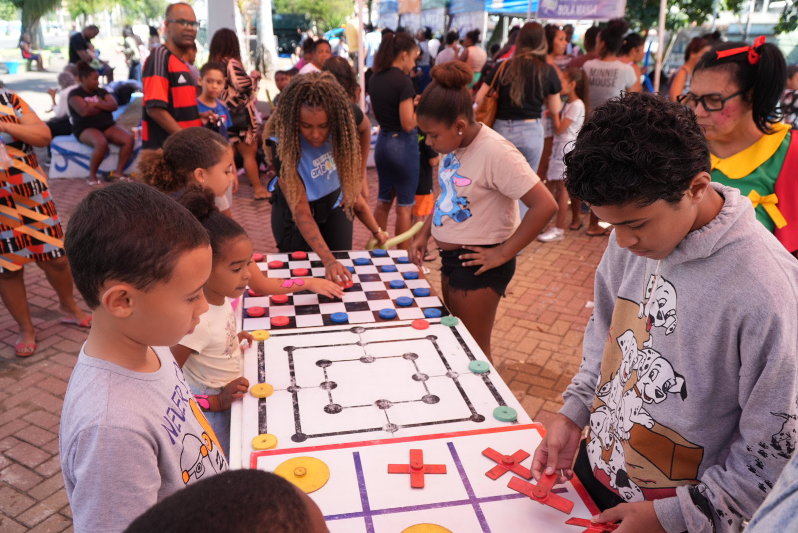 Caravana de Arte e Lazer anima gonçalenses na Praça dos Ex-Combatentes