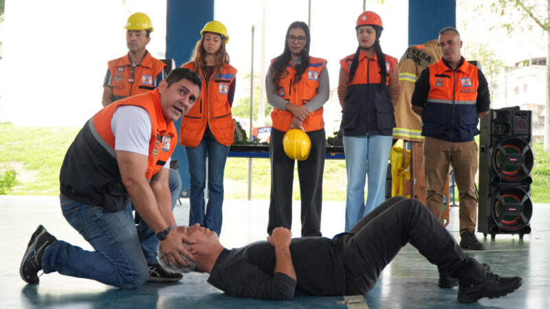 Defesa Civil orienta estudantes sobre primeiros socorros 