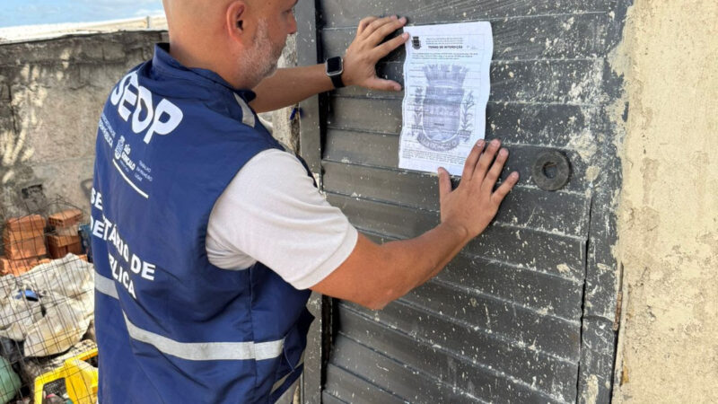 Posturas interdita mais um ferro-velho irregular em São Gonçalo