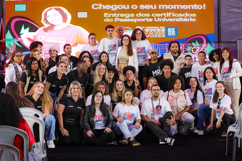 Maricá abre 2ª Bienal da UMES com entrega de certificados a 570 novos bolsistas do Programa Passaporte Universitário