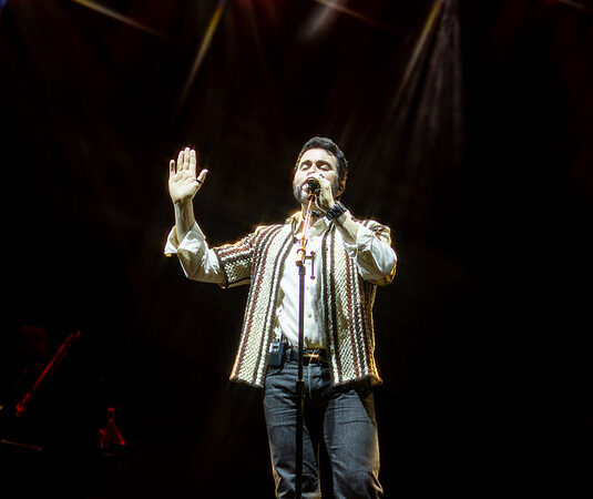 Padre Fábio de Melo e Tiee encerram a Festa da Padroeira de Maricá 2025