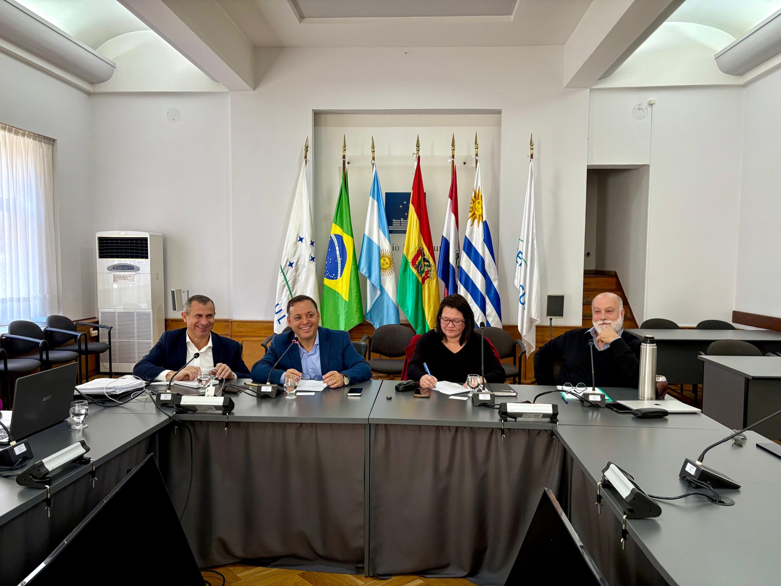 Rodrigo Neves se reúne com prefeito de Canelones e equipe do Mercocidades no Uruguai para alinhar agenda da Cúpula em Niterói