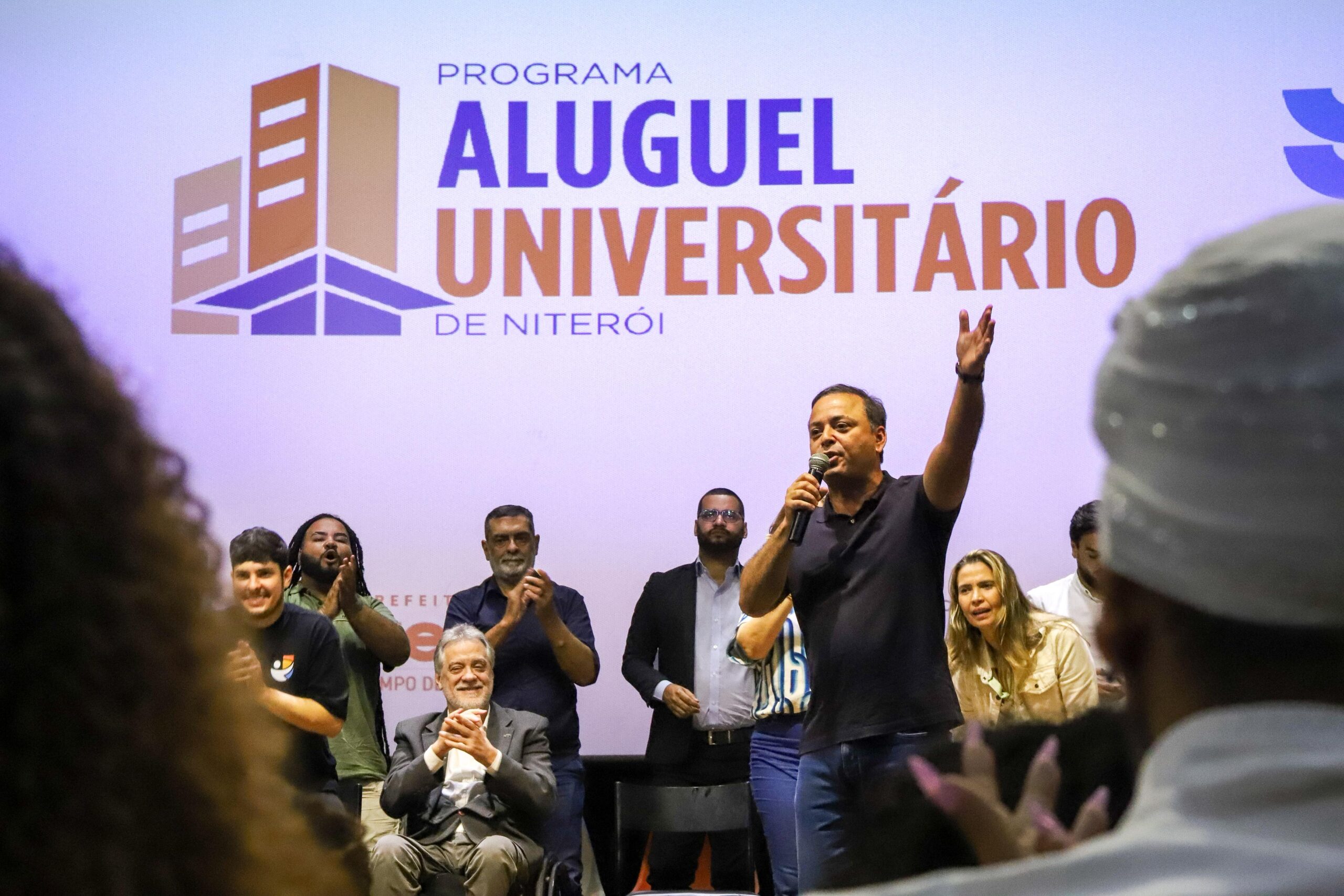 Estudantes começam a receber o Aluguel Universitário da Prefeitura de Niterói