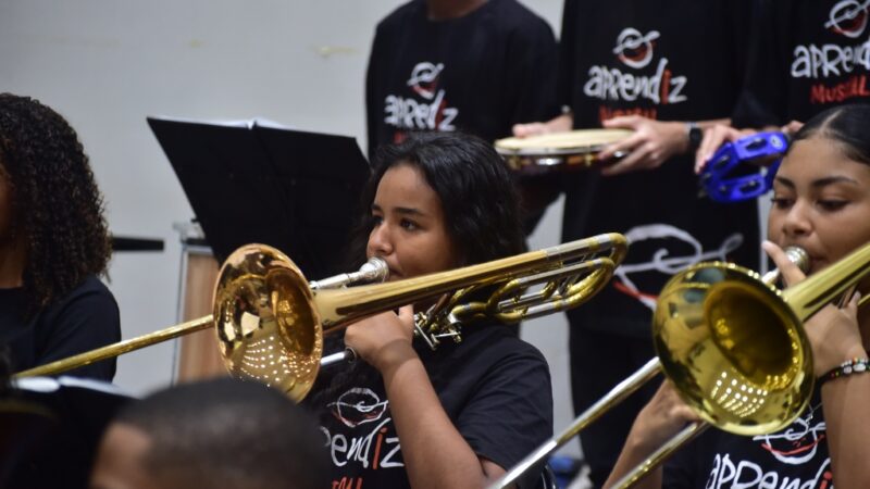 Orquestra de Sopros do Aprendiz Musical se apresenta no Theatro Municipal do Rio de Janeiro