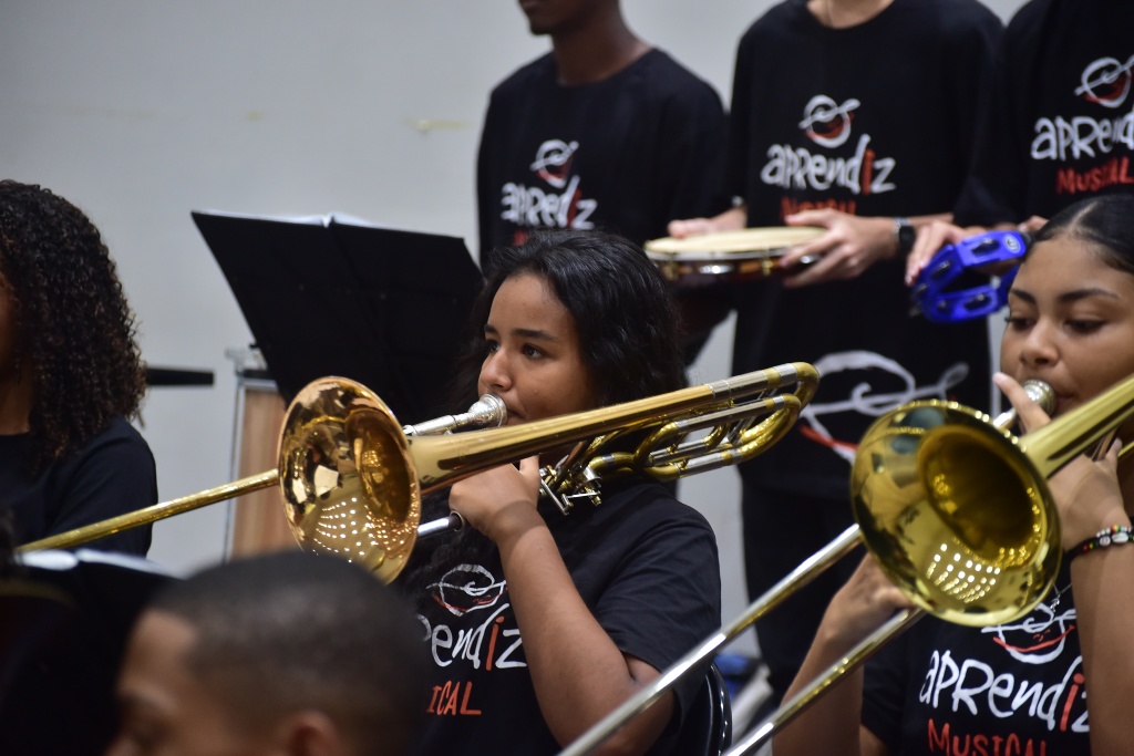Orquestra de Sopros do Aprendiz Musical se apresenta no Theatro Municipal do Rio de Janeiro