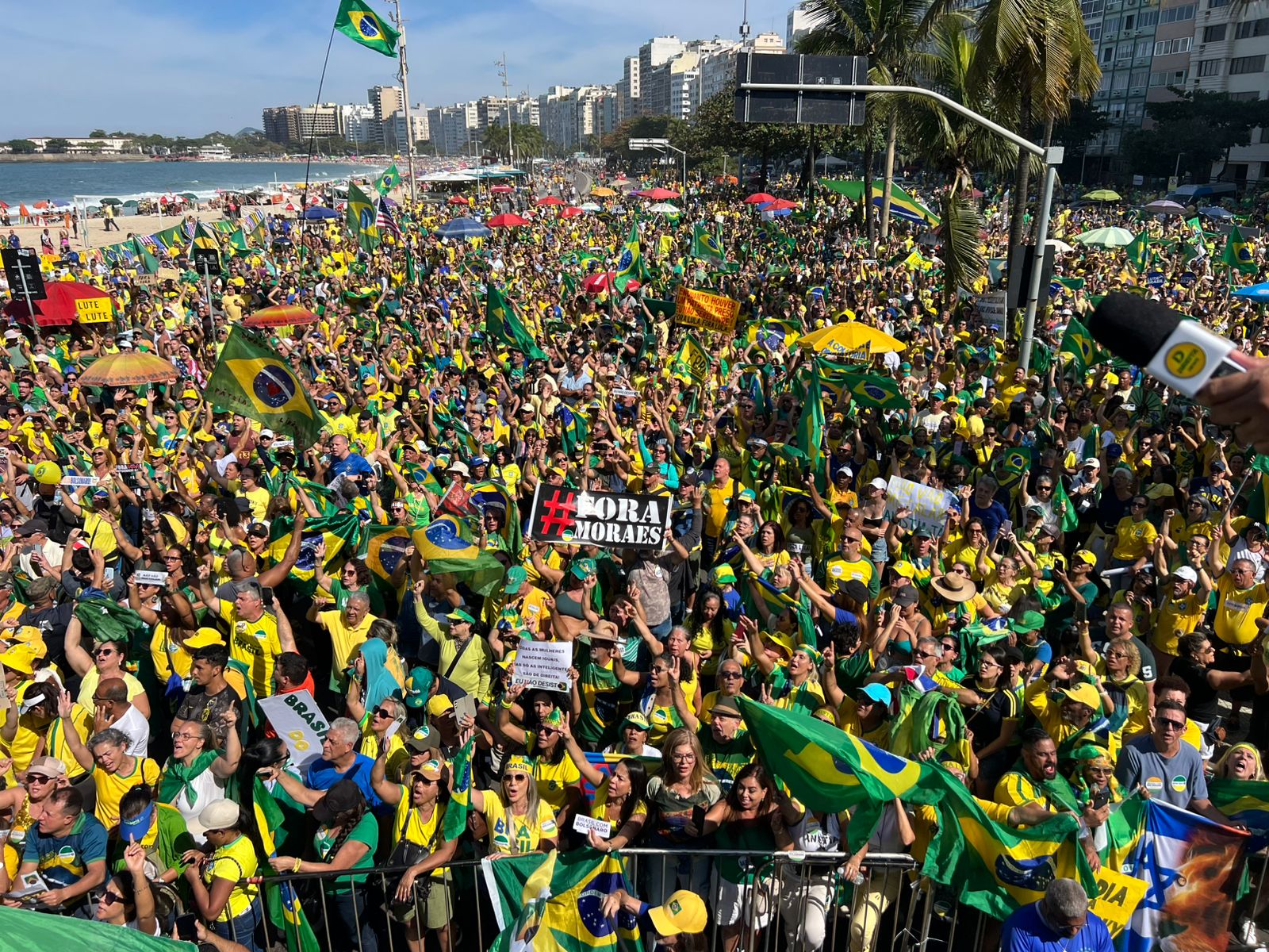 Manifestações pelo Brasil: multidões lotam Copacabana e Paulista em atos pró-Bolsonaro