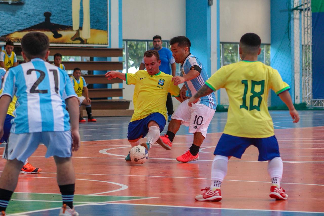Esporte sem barreiras: Confederação sediada em Niterói realiza seletiva nacional e prepara a 2ª Copa do Brasil de Futsal para Pessoas com Nanismo