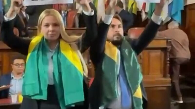 Vereadores do PL em Niterói repudiam prisão de Bolsonaro e convocam ato em defesa do ex-presidente