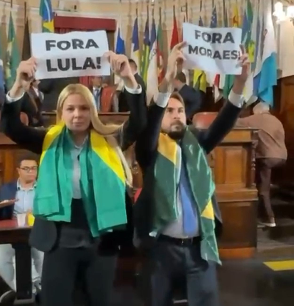 Vereadores do PL em Niterói repudiam prisão de Bolsonaro e convocam ato em defesa do ex-presidente