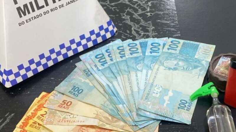 Polícia Rodoviária aborda dupla em motocicleta sem placa e apreende drogas em São Gonçalo