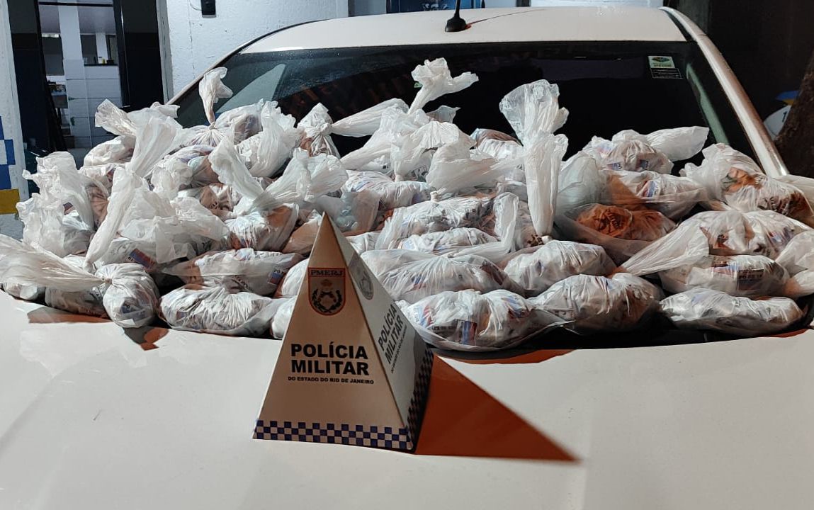 Polícia Rodoviária apreende 2,4 mil pinos de cocaína na Via Lagos