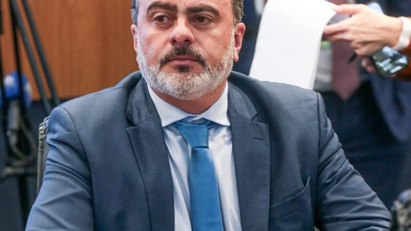 Deputado Vitor Júnior anuncia retirada do Caio Martins da lista de imóveis para leilão