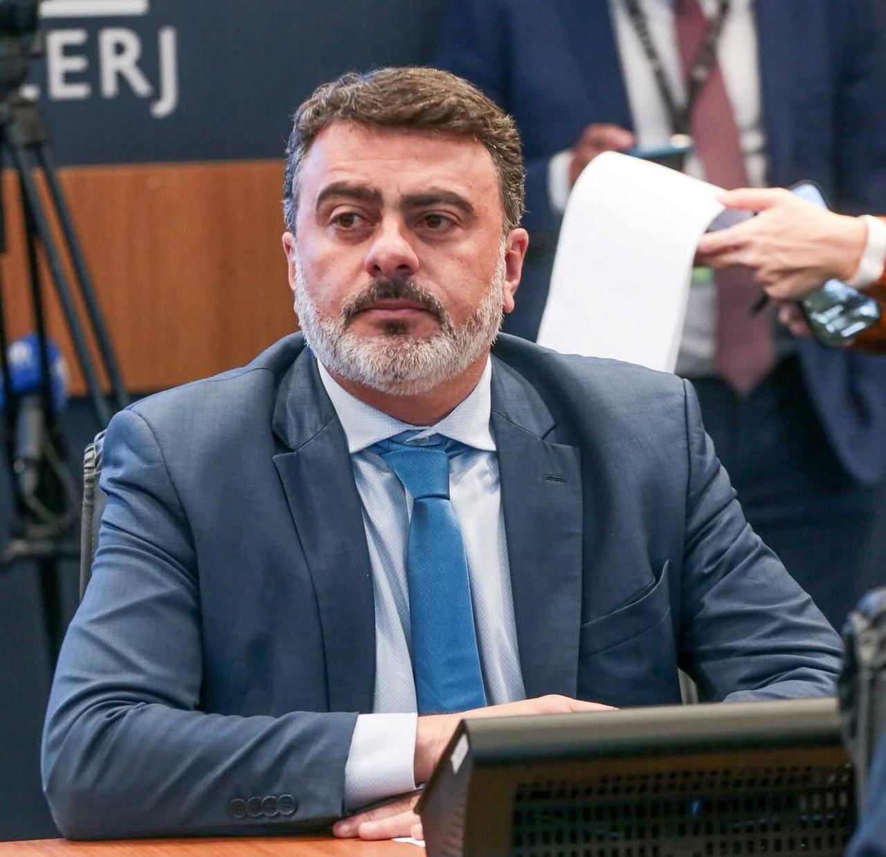 Deputado Vitor Júnior anuncia retirada do Caio Martins da lista de imóveis para leilão