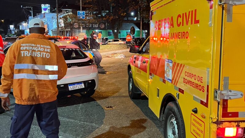 Covardia no trânsito: motorista foge após provocar acidente fatal na RJ-104 na altura do Caramujo; marido está em estado gravíssimo