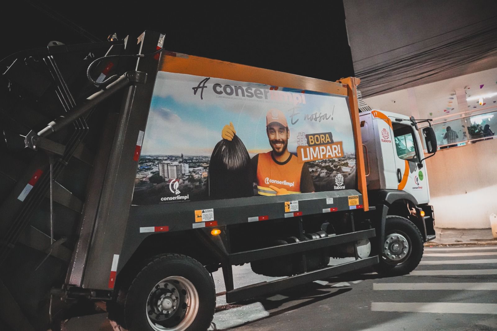 Mil toneladas em sete dias: Em apenas uma semana de trabalho a Conserlimpi retirou um milhão de quilos de resíduos sólidos das ruas