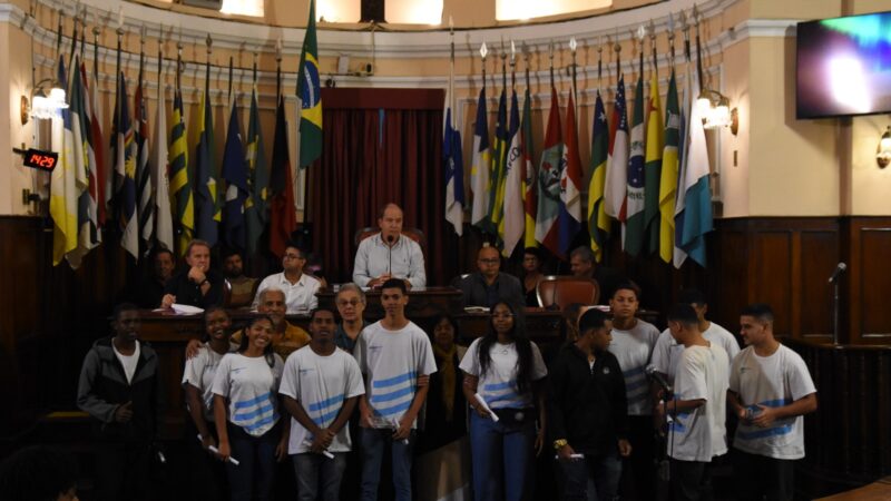 Alunos do Jovem Aprendiz da Clin concluem curso técnico-profissional