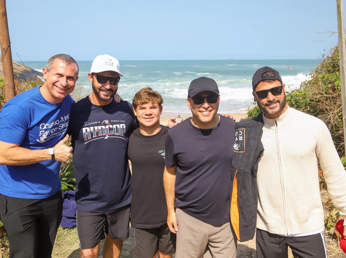 Prefeito Rodrigo Neves acompanha Itacoatiara Big Wave 2025