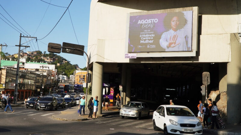 São Gonçalo intensifica campanha Agosto Lilás no Pátio Alcântara
