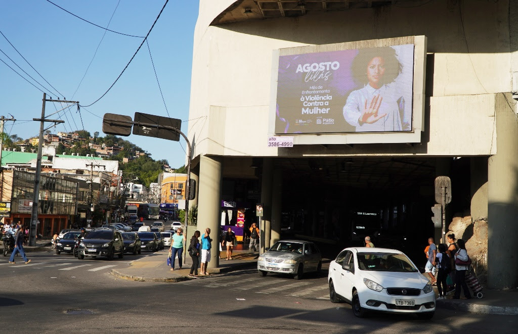 São Gonçalo intensifica campanha Agosto Lilás no Pátio Alcântara