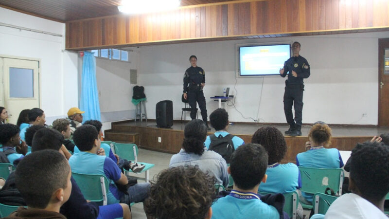 Ronda Preventiva Escolar da Guarda Municipal realiza palestra sobre bullying para alunos da rede