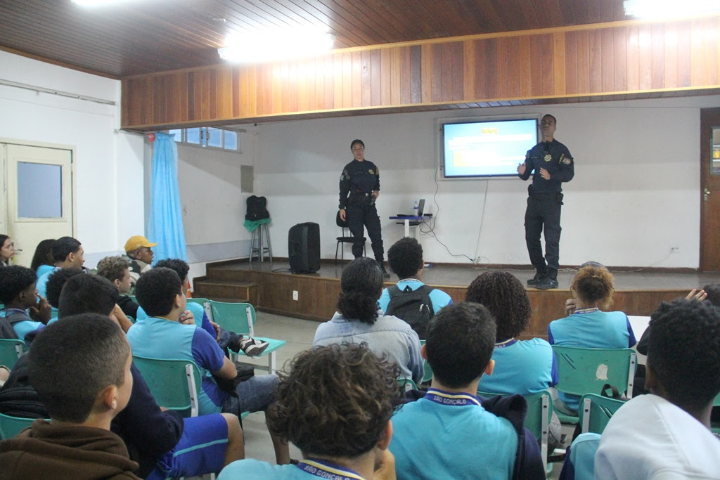 Ronda Preventiva Escolar da Guarda Municipal realiza palestra sobre bullying para alunos da rede