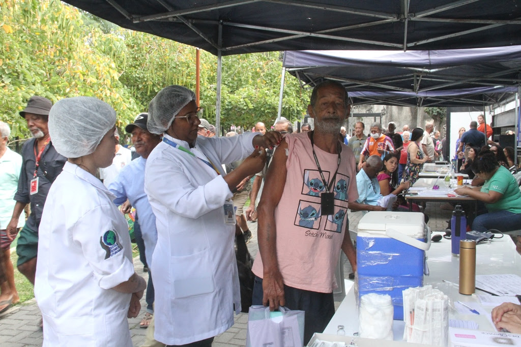 Idosos recebem orientações de saúde e assistência no Restaurante do Povo