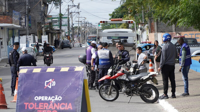 Fiscalização  combate poluição sonora causada por motos barulhentas em São Gonçalo