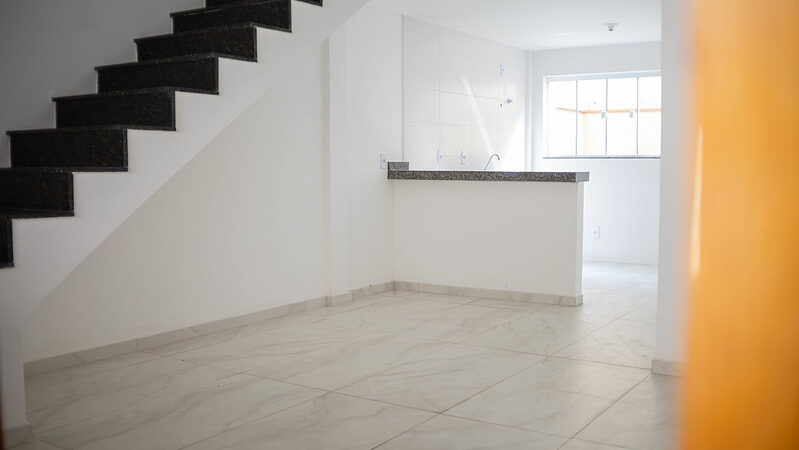 Prefeitura de Maricá entrega 40 casas a famílias que viviam em áreas de risco